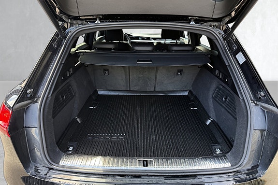 Audi e-tron 17 of 26