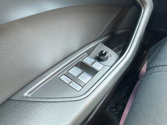 Audi e-tron 22 of 26