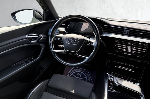 Audi e-tron 12 of 26