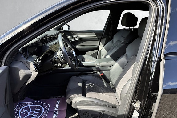 Audi e-tron 13 of 26