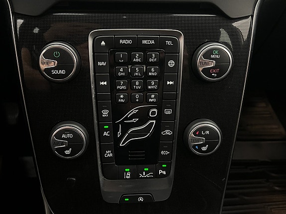 Volvo V40 22 of 30