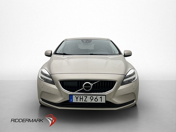 Volvo V40 2 of 30