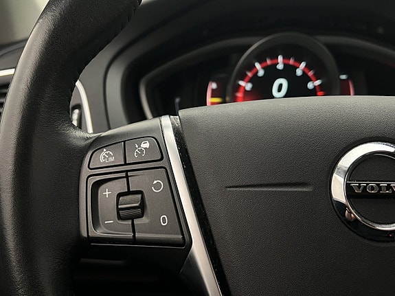 Volvo V40 15 of 30