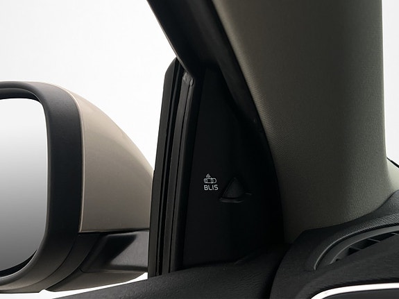 Volvo V40 14 of 30