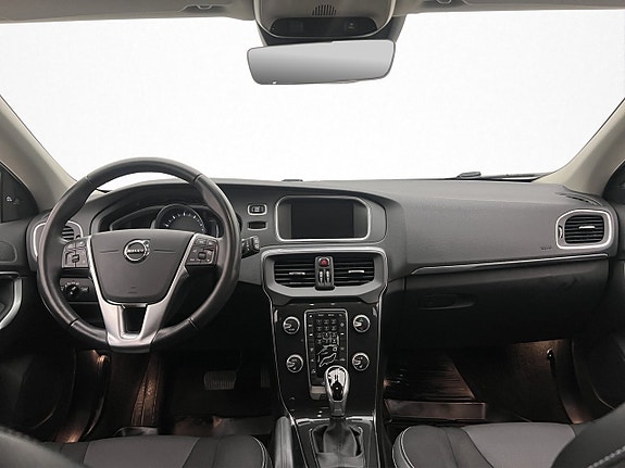 Volvo V40 12 of 30