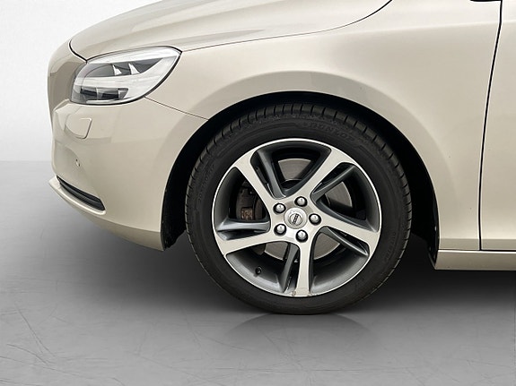 Volvo V40 28 of 30