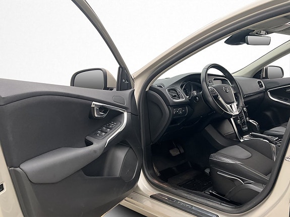 Volvo V40 10 of 30