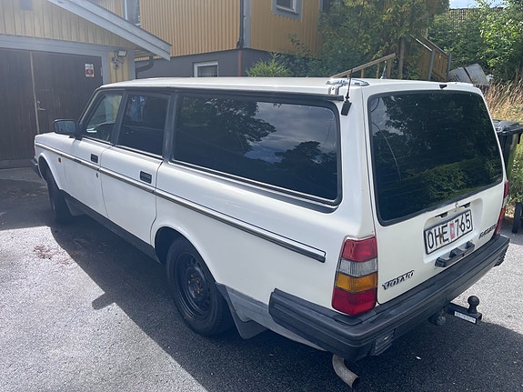 Volvo 240 9 of 13