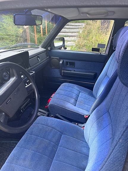 Volvo 240 3 of 13