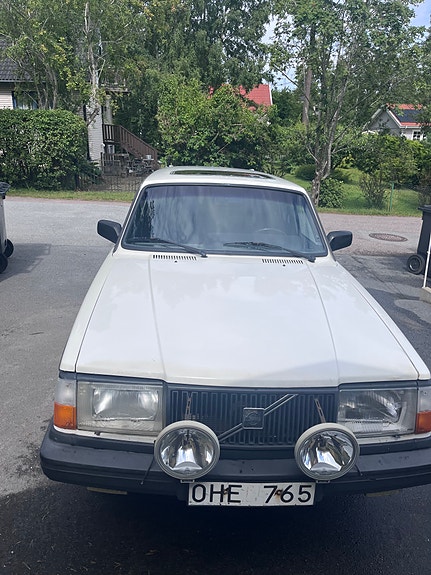 Volvo 240 7 of 13