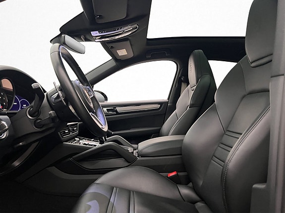 Porsche Cayenne 21 of 30
