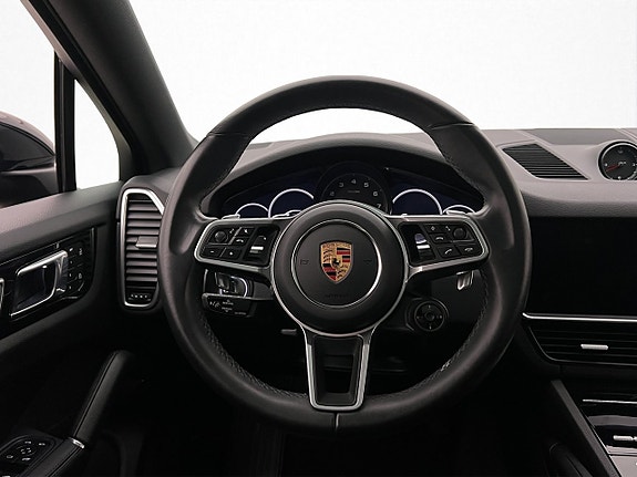 Porsche Cayenne 20 of 30