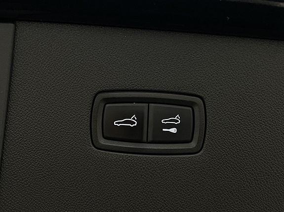 Porsche Cayenne 16 of 30