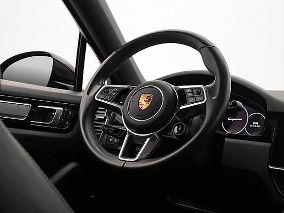 Porsche Cayenne 19 of 30