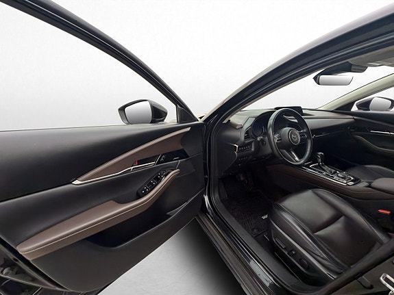 Mazda CX-30 11 of 30