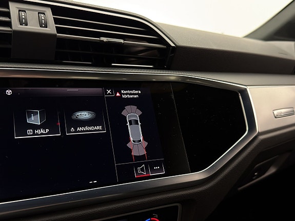 Audi Q3 19 of 30