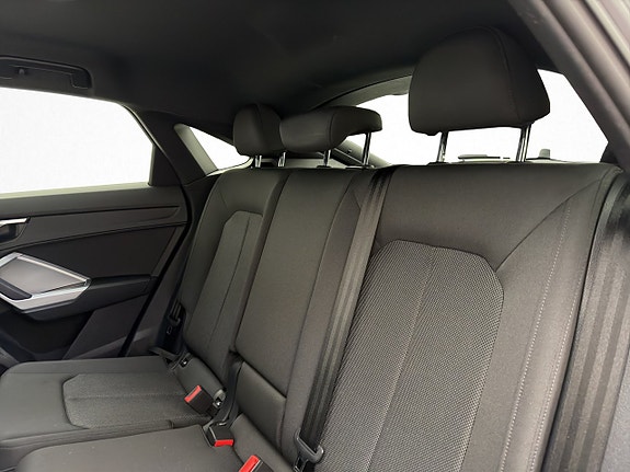 Audi Q3 28 of 30