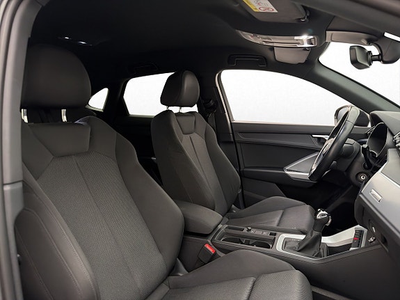 Audi Q3 26 of 30
