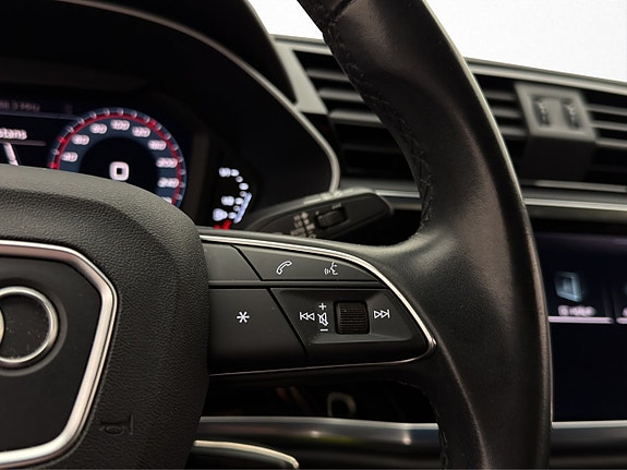 Audi Q3 17 of 30