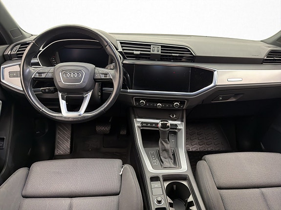 Audi Q3 14 of 30