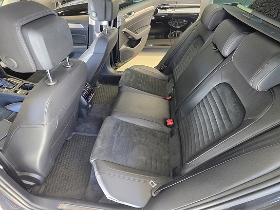 Volkswagen Passat 10 of 14