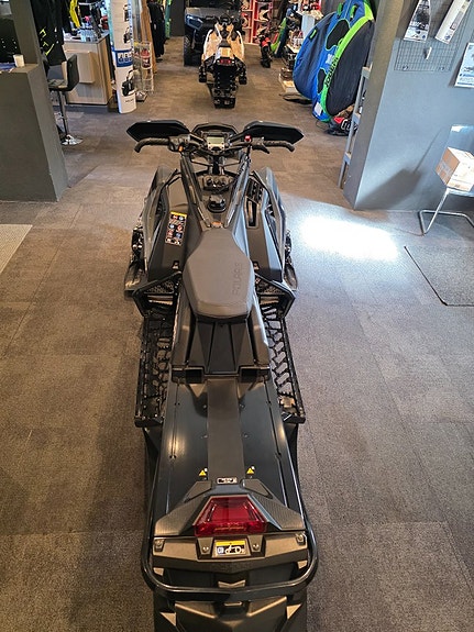 Polaris Indy 650 Xcr 136" 5 of 8