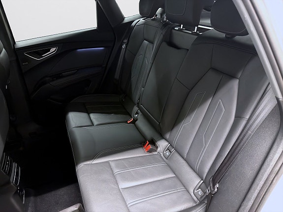 Audi Q4 e-tron 10 of 20