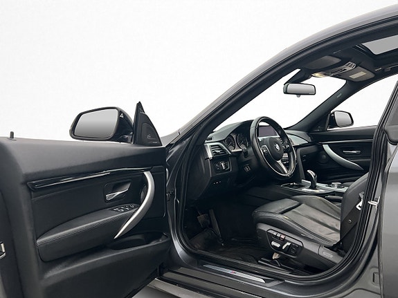 BMW 340i 12 of 30