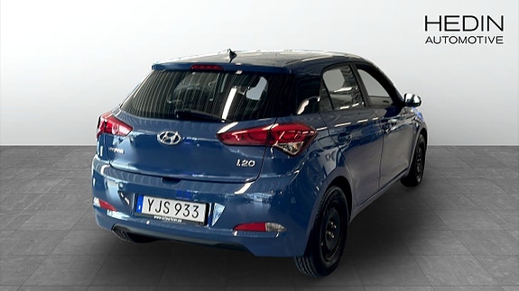 Hyundai i20 2 of 9