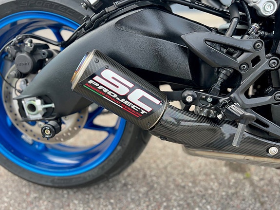 Suzuki GSX-S1000 4 of 7