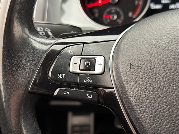 Volkswagen Golf Alltrack 16 of 30