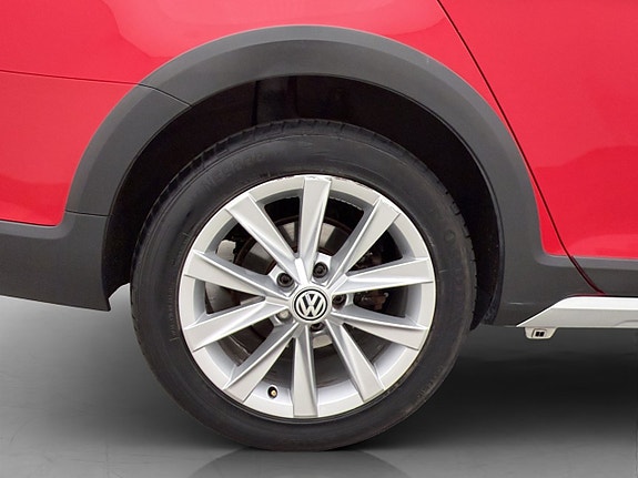 Volkswagen Golf Alltrack 29 of 30