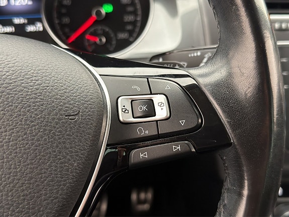 Volkswagen Golf Alltrack 18 of 30