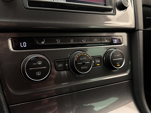Volkswagen Golf Alltrack 21 of 30