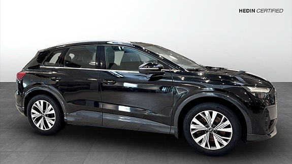 Audi Q4 e-tron 3 of 14