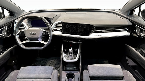 Audi Q4 e-tron 9 of 14