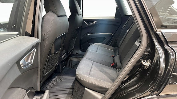 Audi Q4 e-tron 8 of 14