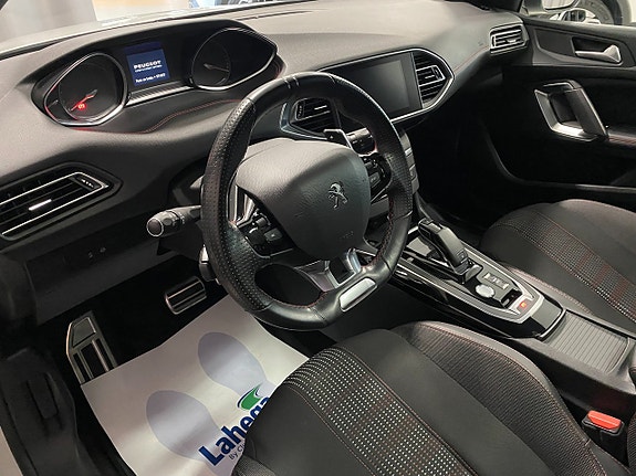 Peugeot 308 SW 15 of 25