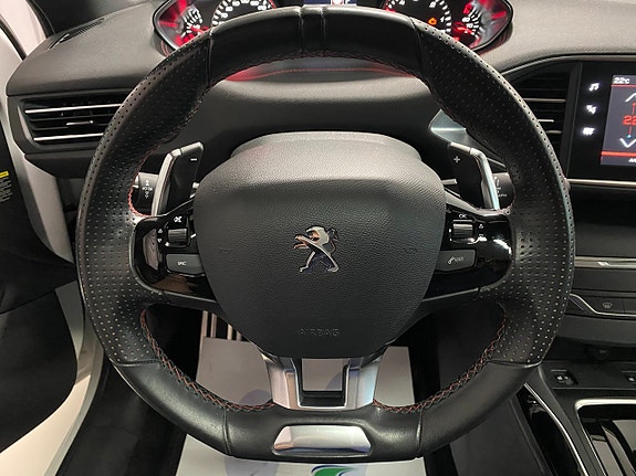 Peugeot 308 SW 23 of 25