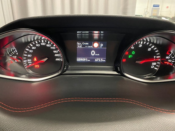 Peugeot 308 SW 17 of 25