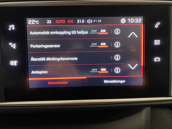 Peugeot 308 SW 19 of 25