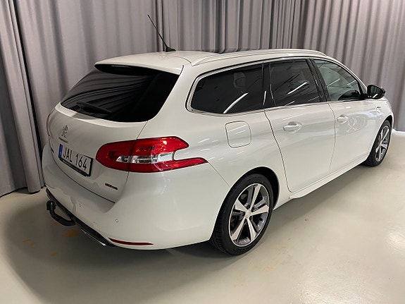 Peugeot 308 SW 8 of 25