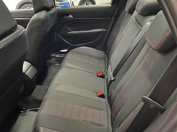 Peugeot 308 SW 11 of 25