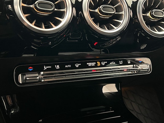 Mercedes-Benz A250 e 24 of 30