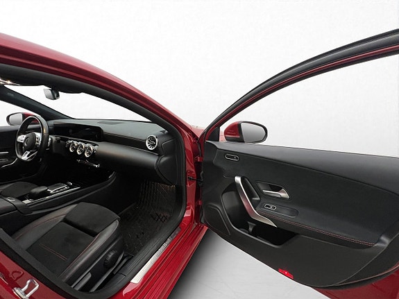 Mercedes-Benz A250 e 27 of 30