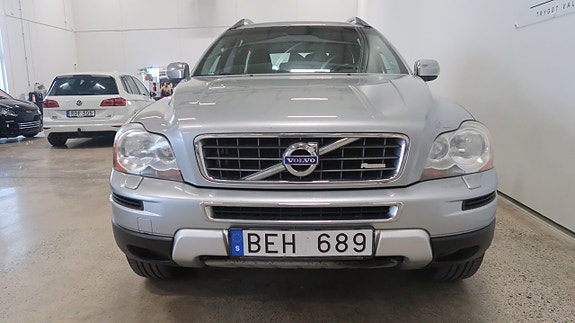 Volvo XC90 8 of 15