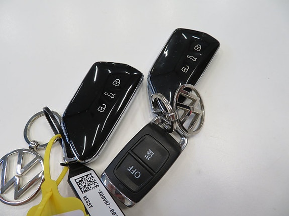 Volkswagen Passat 12 of 14