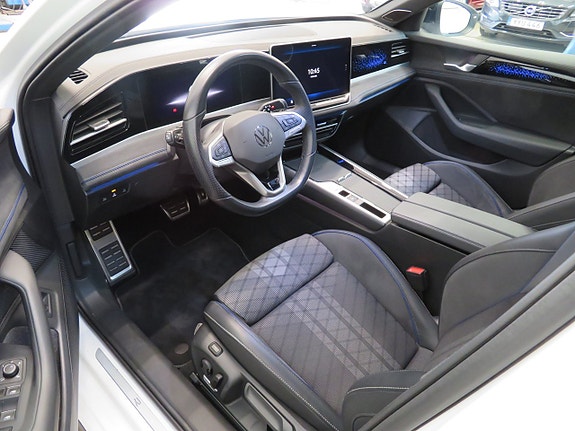 Volkswagen Passat 6 of 14