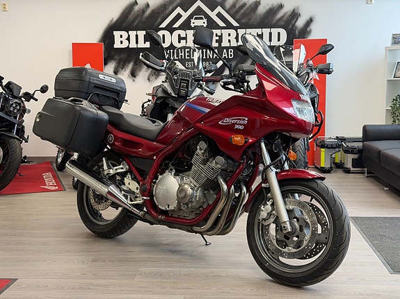 Yamaha XJ900 S Diversion Nybesiktigad fina Däck