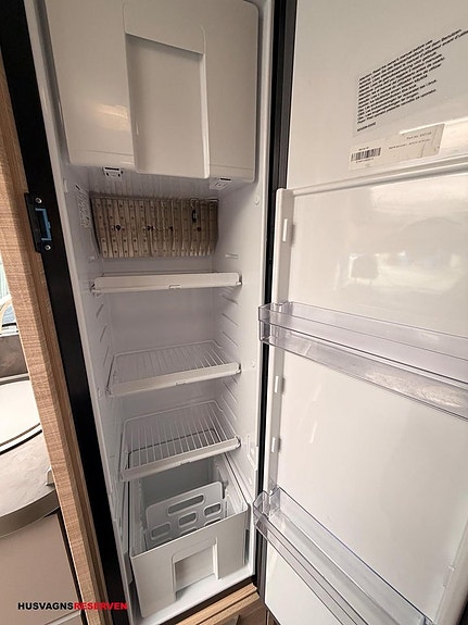 Knaus Van TI Plus 650 MEG 4WD Platinum Selection -MAN 18 of 24
